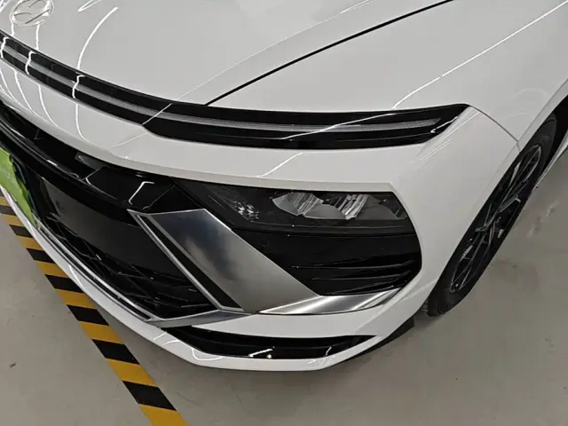 Hyundai Sonata — Фото автомобиля 23