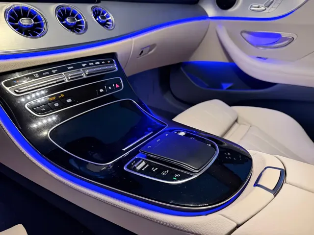 Mercedes-Benz E-Class — Фото автомобиля 17