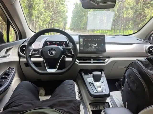 BYD Yuan Pro — Фото автомобиля 9