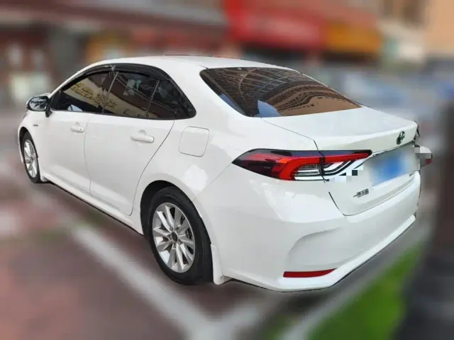 Toyota Corolla — Фото автомобиля 5