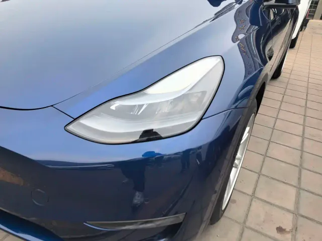 Tesla Model Y — Фото автомобиля 4