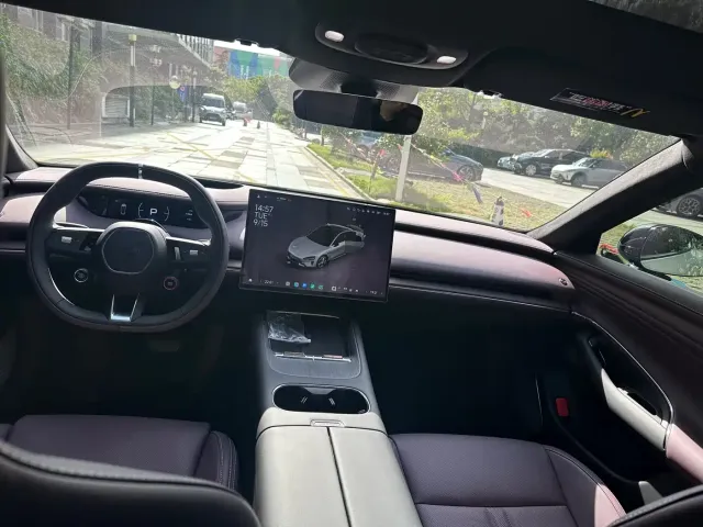Xiaomi SU7 — Фото автомобиля 14