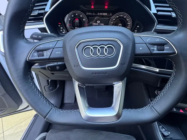 Audi Q3 — Фото автомобиля 23