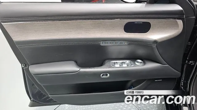 Genesis G90 Бензин 3.5 турбо AWD — Фото автомобиля 21