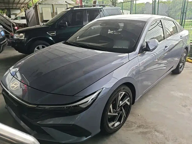Фотография автомобиля — Hyundai Elantra
