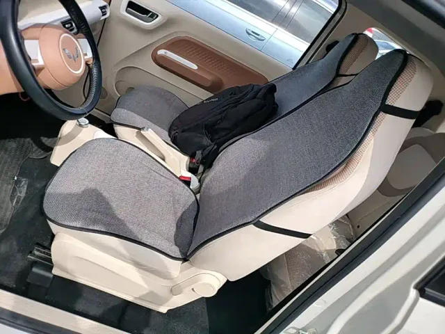 Wuling Hongguang Mini EV — Фото автомобиля 14