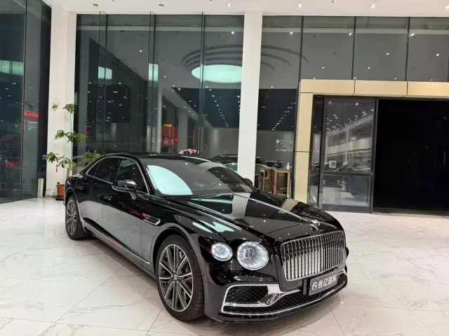 Bentley Flying Spur — Фото автомобиля 2