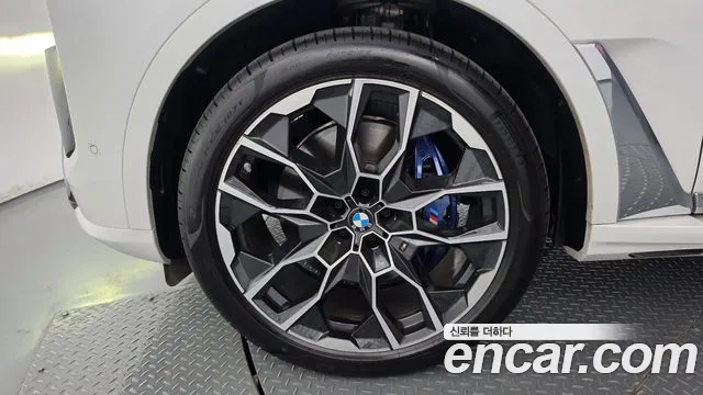 BMW X7 — Фото автомобиля 5