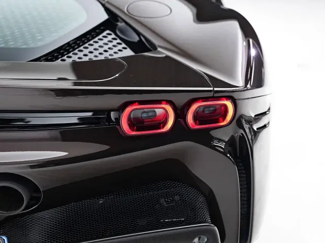 Ferrari SF90 — Фото автомобиля 10