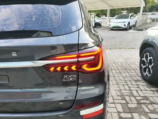 Roewe RX5 — Фото автомобиля 7