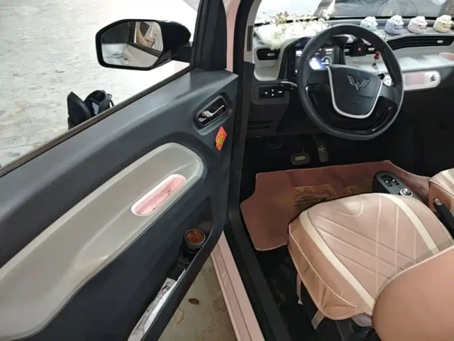 Wuling Hongguang Mini EV — Фото автомобиля 15