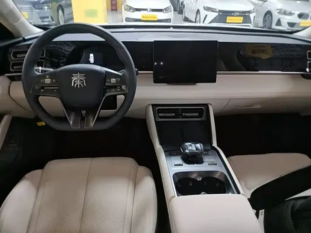 BYD Qin L — Фото автомобиля 13