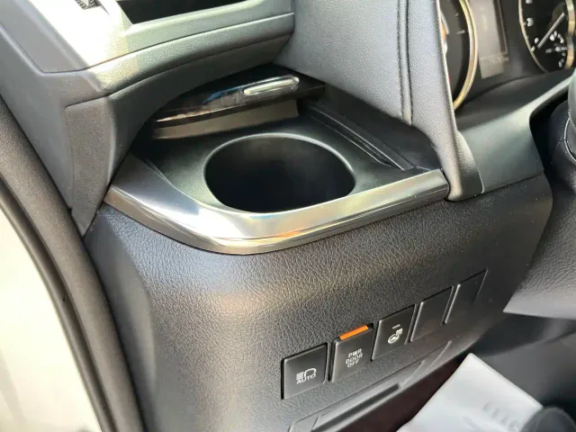 Toyota Vellfire — Фото автомобиля 9