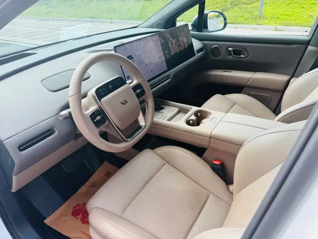 Li Auto i6 — Фото автомобиля 4