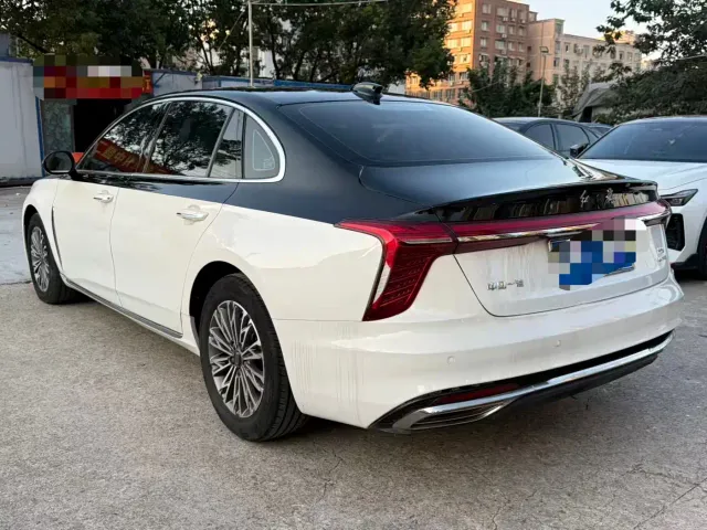 Hongqi H5 — Фото автомобиля 9