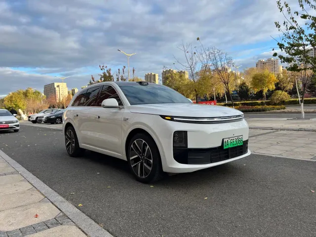 Li Auto L6 — Фото автомобиля 3