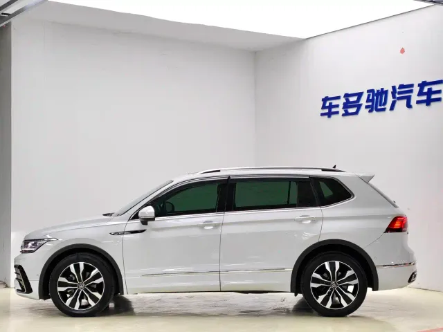 Volkswagen Tiguan L — Фото автомобиля 4