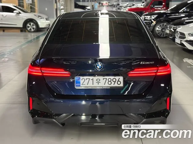 BMW 5 Series G60 — Фото автомобиля 3