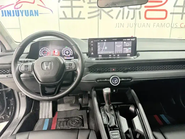 Honda Accord — Фото автомобиля 12