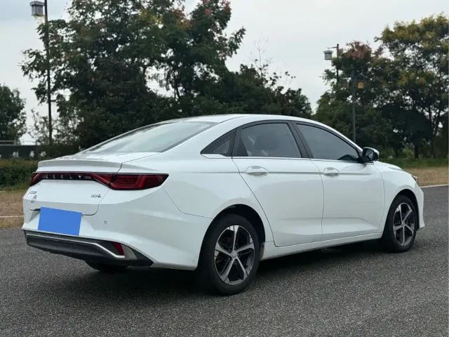 Geely Emgrand L — Фото автомобиля 6