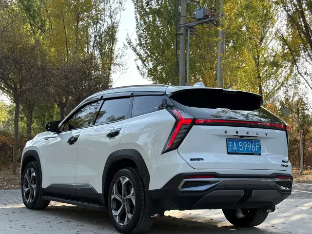 Geely Boyue L — Фото автомобиля 7