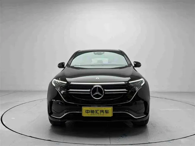 Mercedes-Benz EQC — Фото автомобиля 2