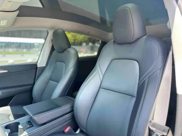 Tesla Model Y — Фото автомобиля 5