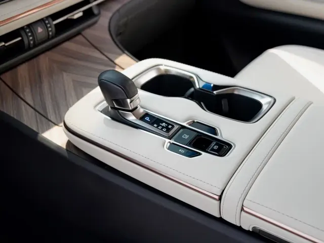 Lexus Lexus LM 2025 Model 500h Six-Seater Prestige Edition — Фото автомобиля 15