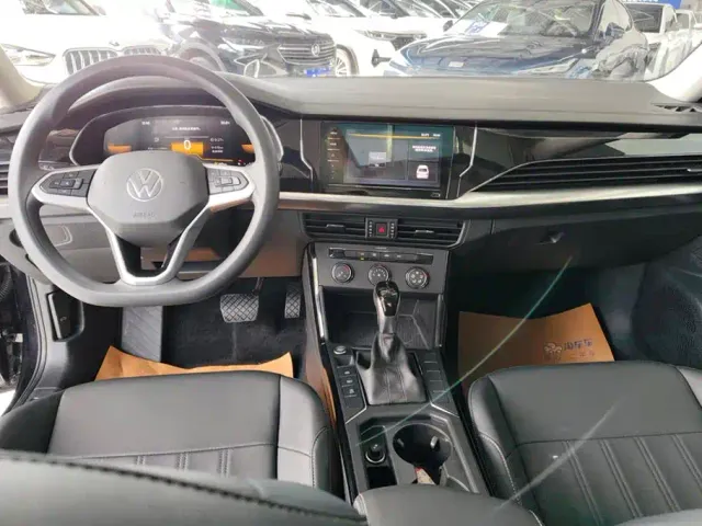 Volkswagen Passat — Фото автомобиля 12