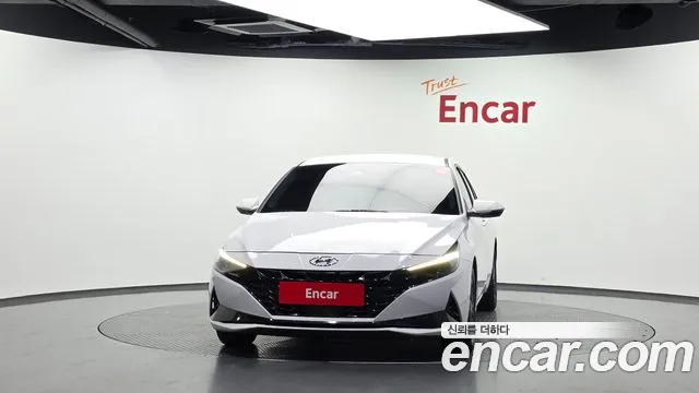 Hyundai Avante CN7 — Фото автомобиля 3