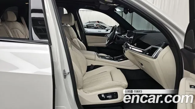 BMW X5 xDrive 40i M Sport — Фото автомобиля 11