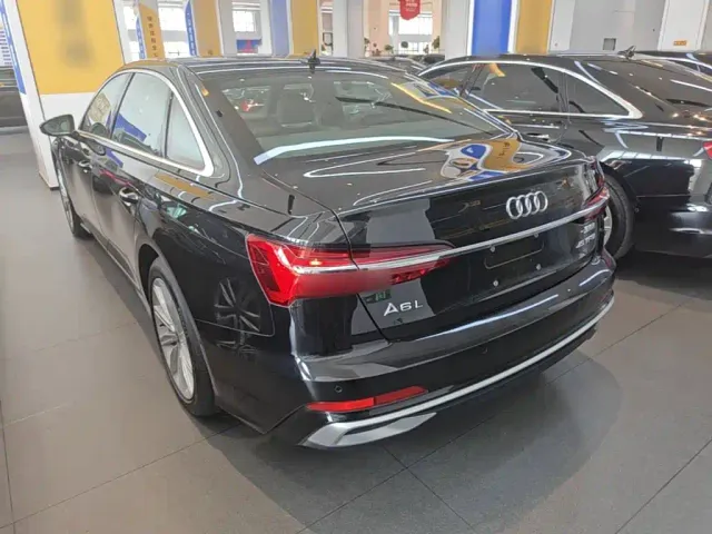 Audi A6L — Фото автомобиля 4