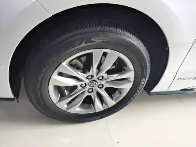 Toyota Sienna — Фото автомобиля 22
