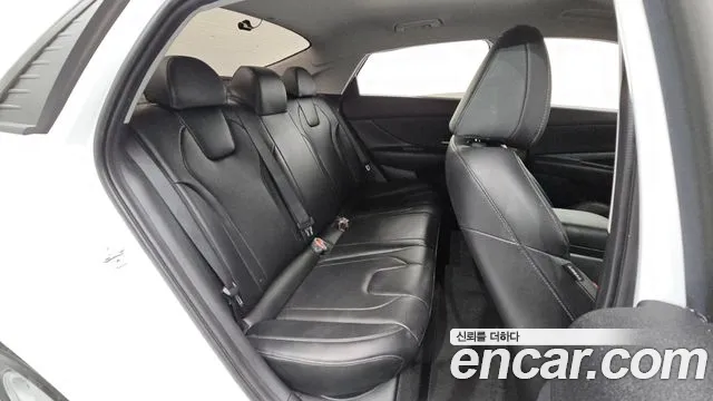 Hyundai AVANTE Avante (CN7) — Фото автомобиля 11