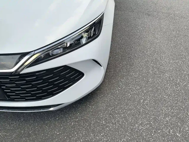 BYD Qin L — Фото автомобиля 23