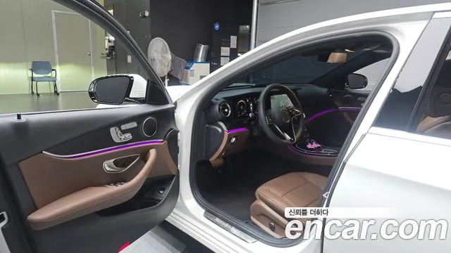 Mercedes-Benz E-Class — Фото автомобиля 10