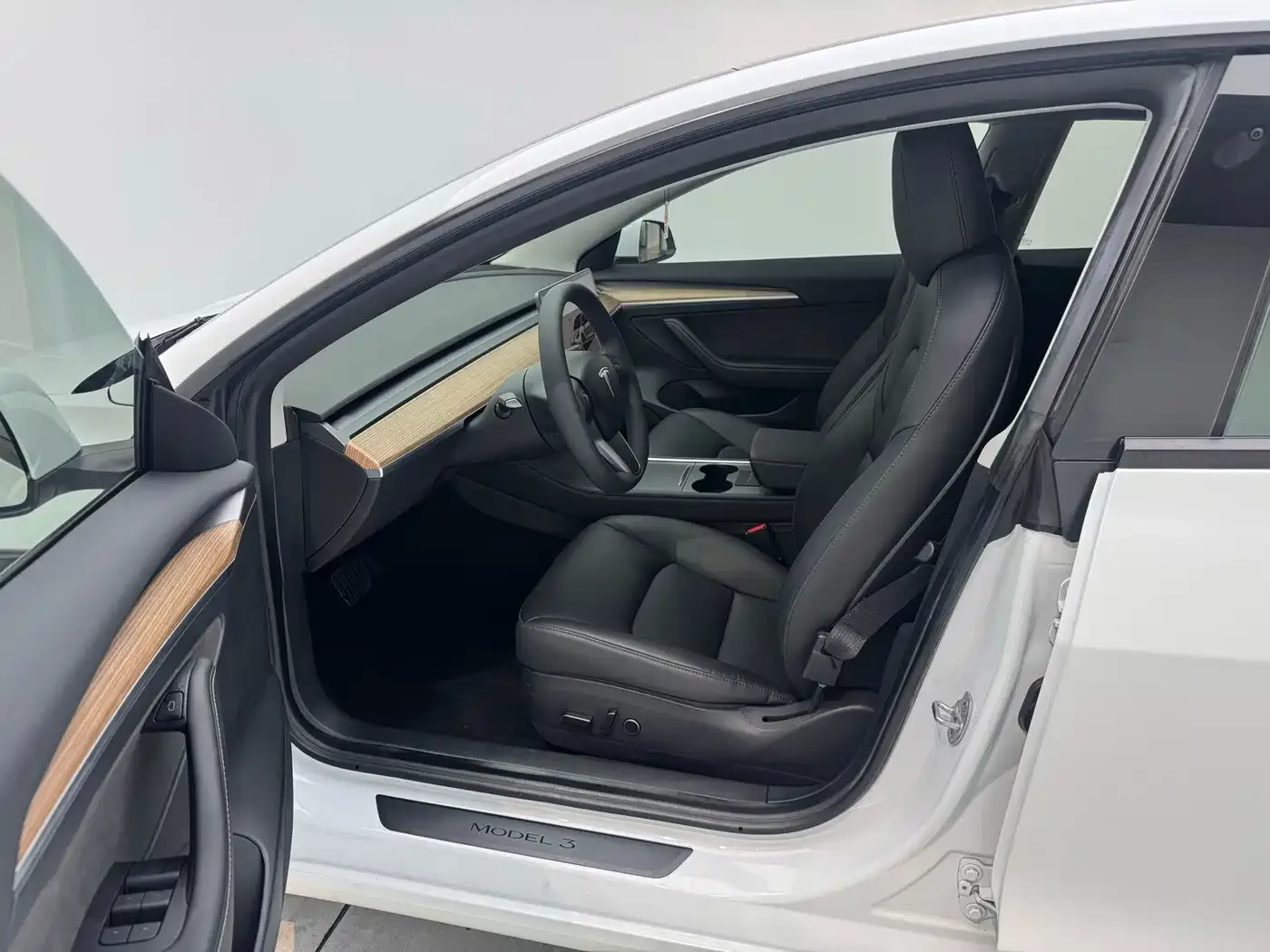 Tesla Model 3 2022 Model Rear-Wheel Drive Version — Фото автомобиля 4