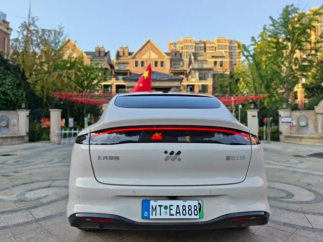 IM Motors LS6 — Фото автомобиля 8