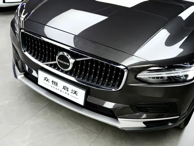 Volvo V90 — Фото автомобиля 8