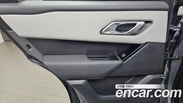 Land Rover Range Rover Velar Range Rover Velar 2.0 P250 Dynamic SE — Фото автомобиля 25