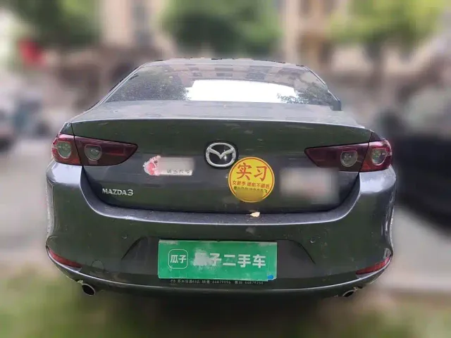 Mazda Axela — Фото автомобиля 3