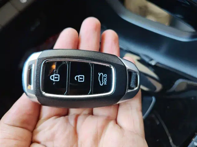 Hyundai Elantra — Фото автомобиля 11