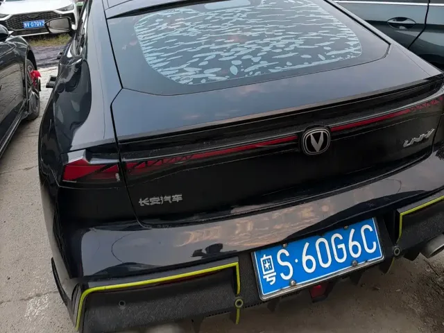Changan UNI-V — Фото автомобиля 10