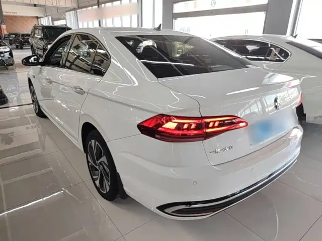 Volkswagen Bora — Фото автомобиля 4