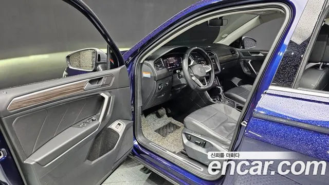 Volkswagen Tiguan — Фото автомобиля 11