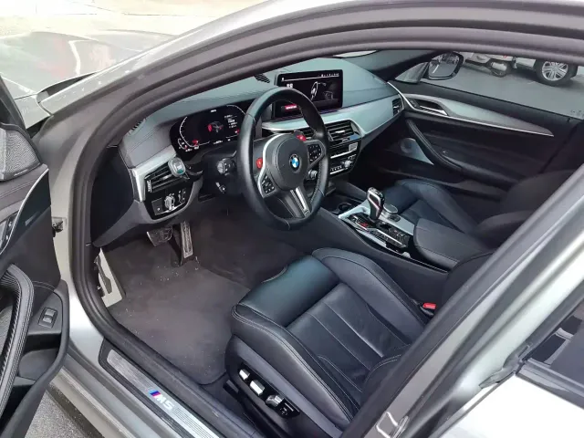 BMW M5 — Фото автомобиля 3