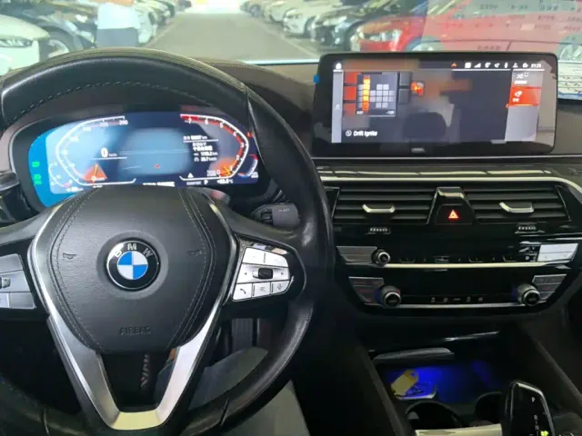 BMW 5 Series — Фото автомобиля 9