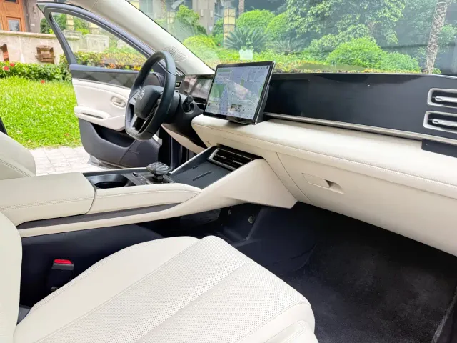 BYD Qin L — Фото автомобиля 7