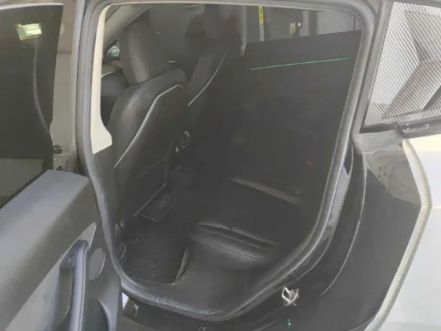 Tesla Model Y — Фото автомобиля 5