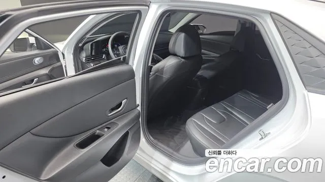 Hyundai Avante CN7 — Фото автомобиля 17